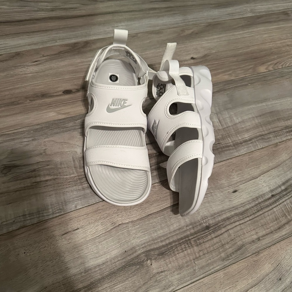 Nike Sandals - Picture 2 of 4